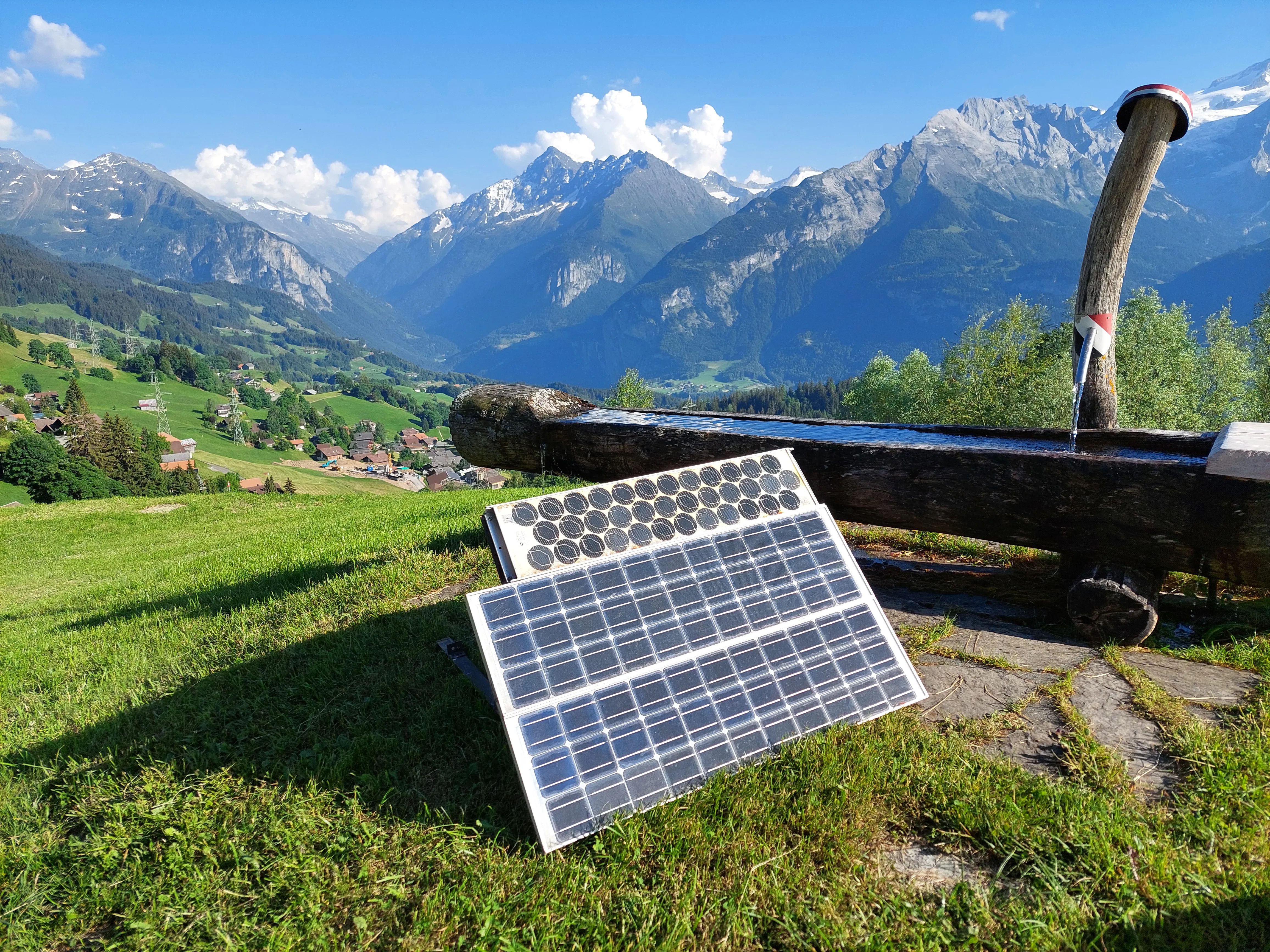 Das alte Solarmodul hat viele Jahre gute Dienste geleistet und geht nun in den Ruhestand.
